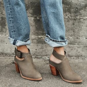 CREVO Eva Leather Ankle Boot Mink Gray